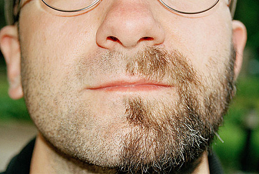 全脸都是胡子什么样的男人留胡子会显得帅