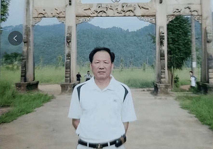 中国河洛学院专家委员会会长刘子荣男,简介